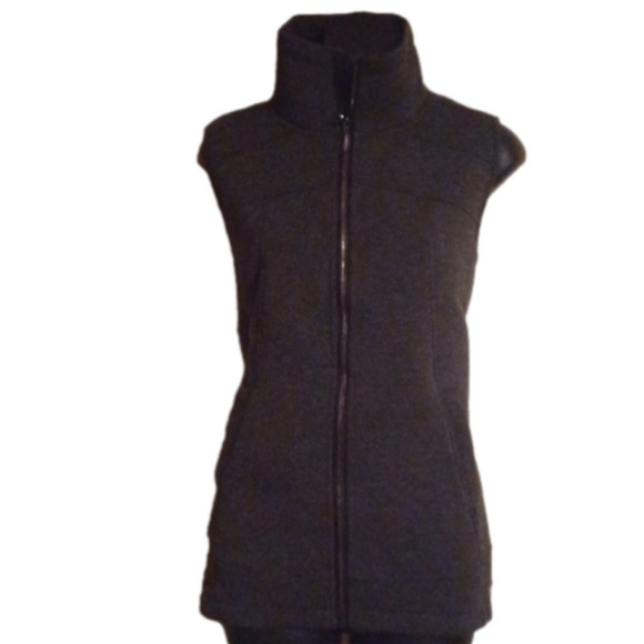 𝅺Betsy Johnson Performance grey zip up vest. Size medium. - Picture 1 of 9